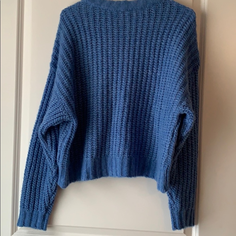 AE slightly cropped sweater - Picture 4 of 4